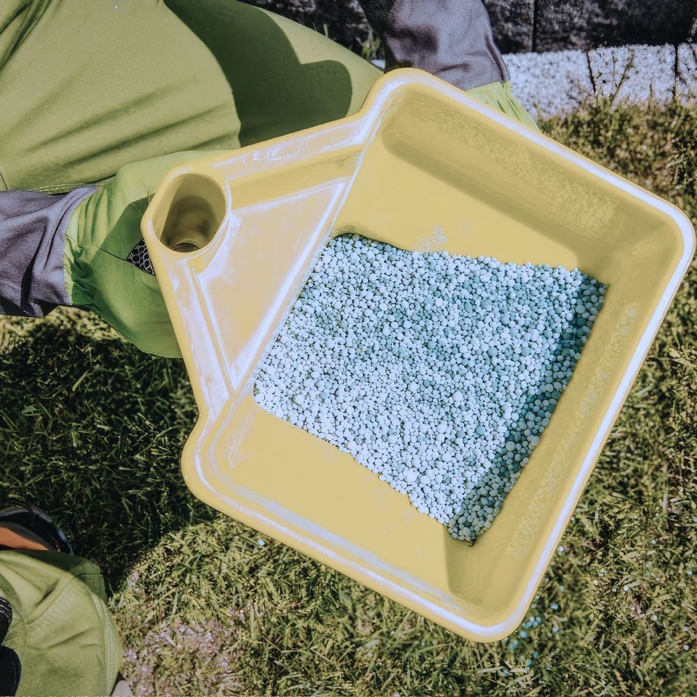 Lawn Fertilizer spreader